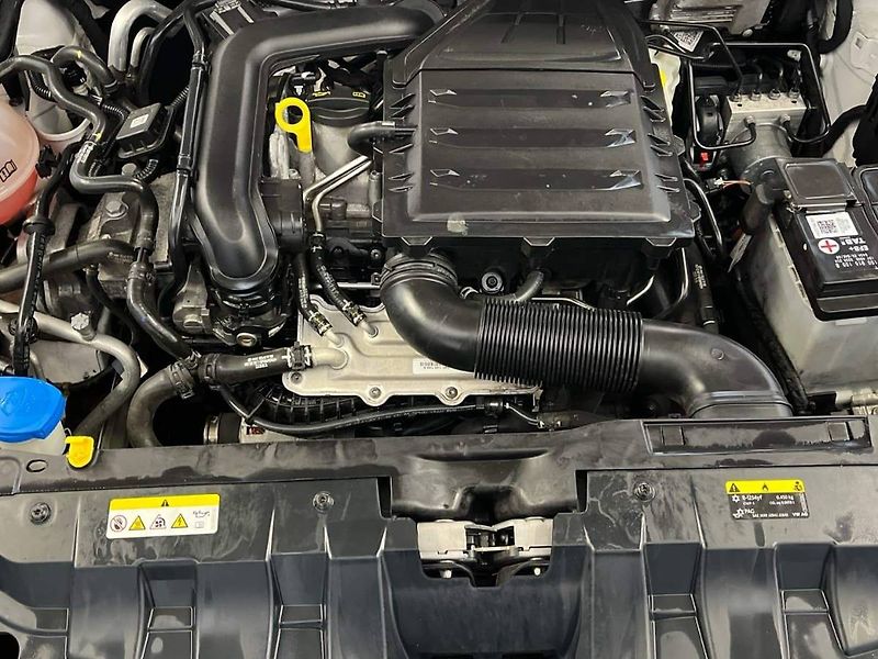 Škoda Fabia (2021) 1.0 TSI 70kW Ambition Combi - fotka 17 z 20