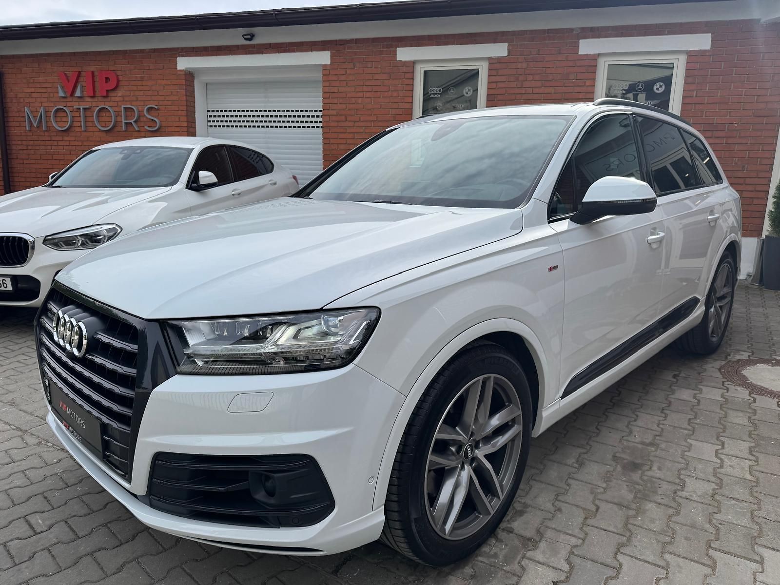 Audi Q7 3,0TDi-7 MÍST-NEZ.T.-R21-TAŽ.