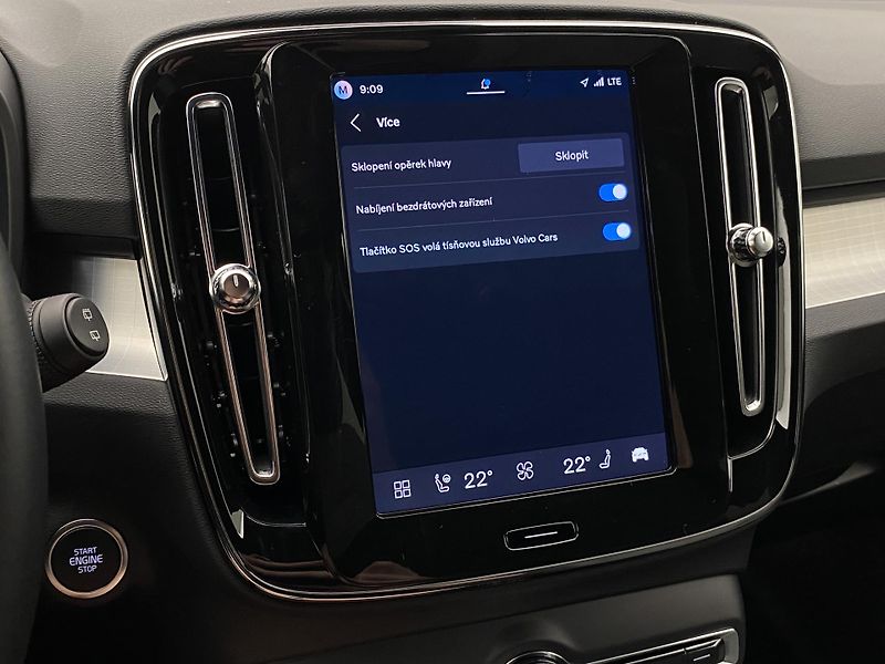 Volvo XC40 B3 DARK PLUS AUT CZ - fotka 52 z 56
