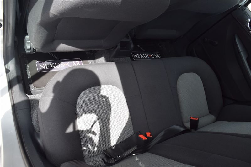 Škoda Fabia 1,4 i 55KW NOVÁ STK AUTOMAT - fotka 19 z 44
