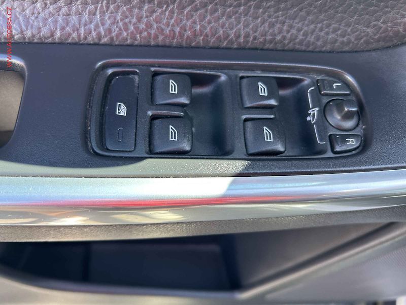 Volvo XC60 (2012) 2.4DS 4x4, ČR, servis.kniha - fotka 11 z 19