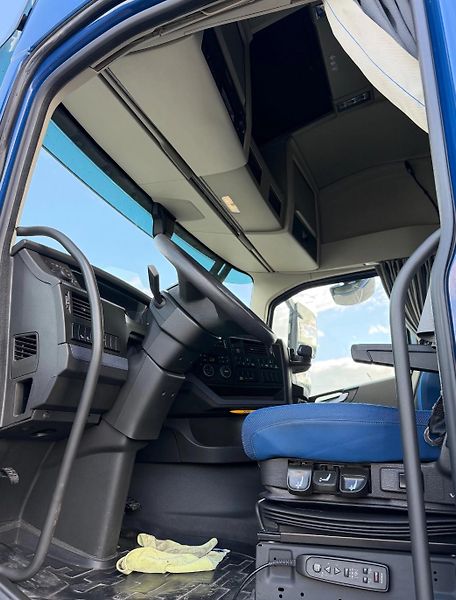 Volvo FH (2021) 500 6x2 shrnovačka EURO 6 - fotka 6 z 10