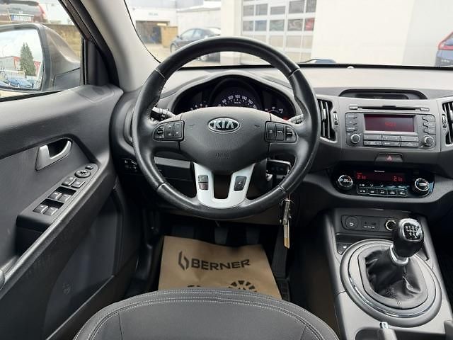Kia Sportage 2.0 CRDI 4x4 Comfort Plus - fotka 10 z 24