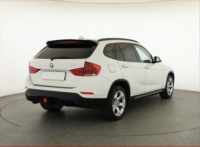 BMW X1 (2013) xDrive18d, 4X4, Automat, Navi - fotka 5 z 18