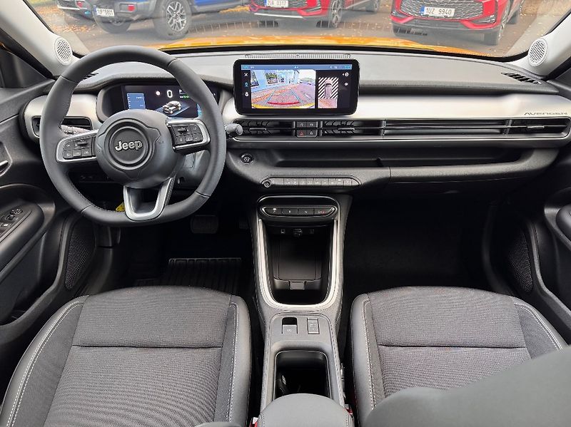 Jeep Avenger (2025) Electric 54 kWh ALTITUDE 156k - fotka 17 z 36