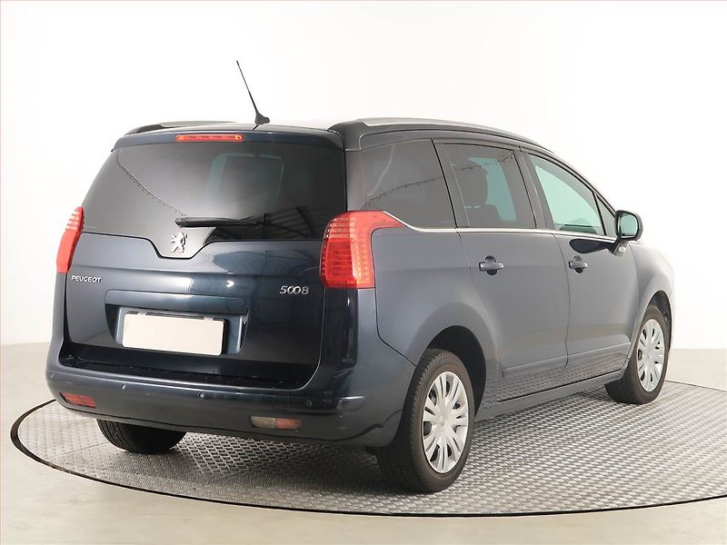 Peugeot 5008 (2013) 1.6 THP, Navi, Xenony - fotka 5 z 16