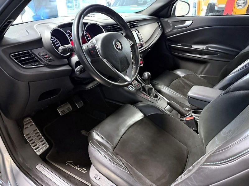 Alfa Romeo Giulietta (2014) 1.4 TMA 170k TCT Distinctive S - fotka 6 z 22