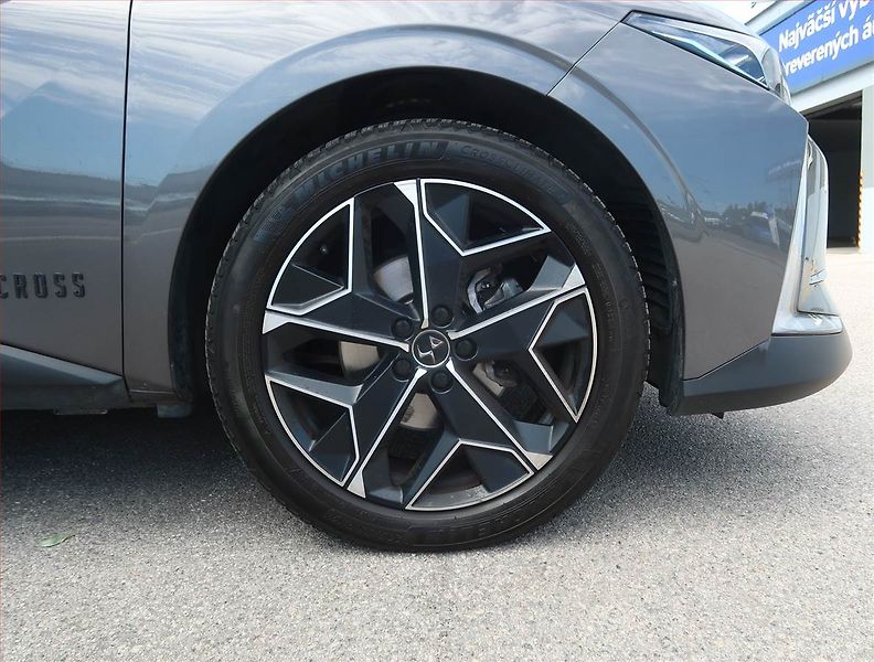 DS Automobiles DS4 (2023) Cross Rivoli 1.2 PureTech - fotka 15 z 22