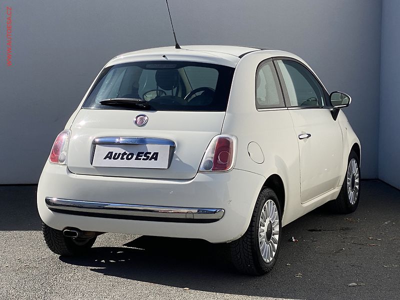 Fiat 500 (2011) 1.2i, Lounge, panor - fotka 4 z 15