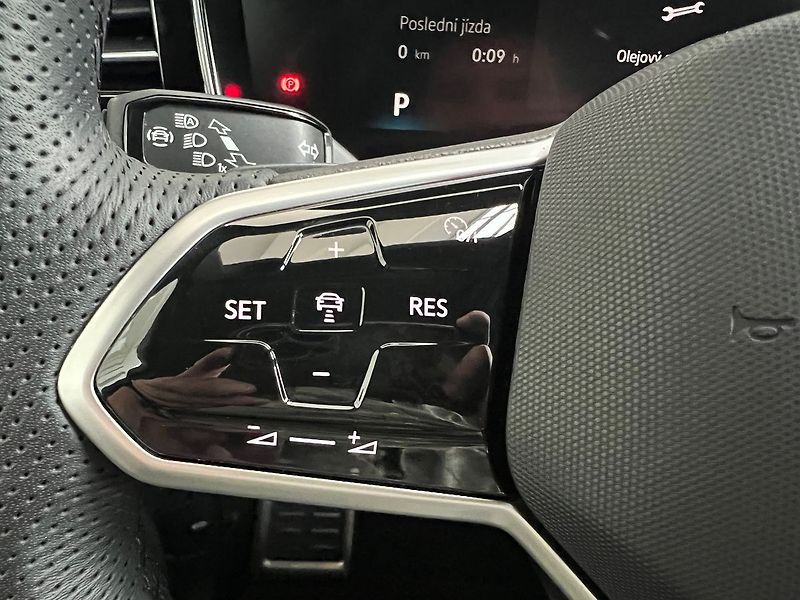Volkswagen Touareg R-line 3,0TDI 210kW - fotka 5 z 22