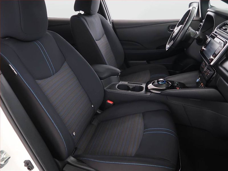 Nissan Leaf (2018) 40 kWh, SoH 87%, Automat - fotka 9 z 21