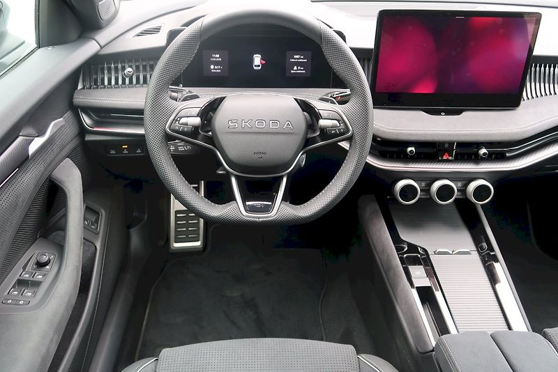 Škoda Superb (2025) Combi SportLine 1,5 TSI 150 kW - fotka 10 z 33