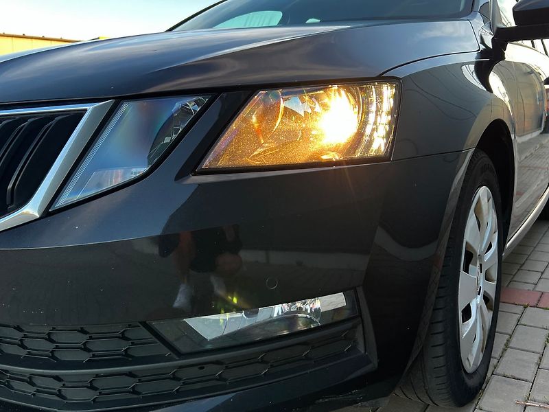 Škoda Octavia 1.6 TDI-DSG-NAVI-PARK.Č - fotka 10 z 46