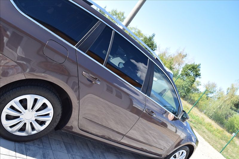 Škoda Octavia 2,0 TDI 110KW DSG TAŽNÉ NAVI - fotka 10 z 47