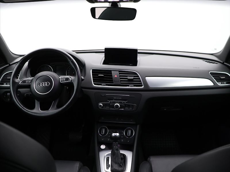 Audi Q3 2,0 TDI 88kW S tronic Basic - fotka 23 z 30