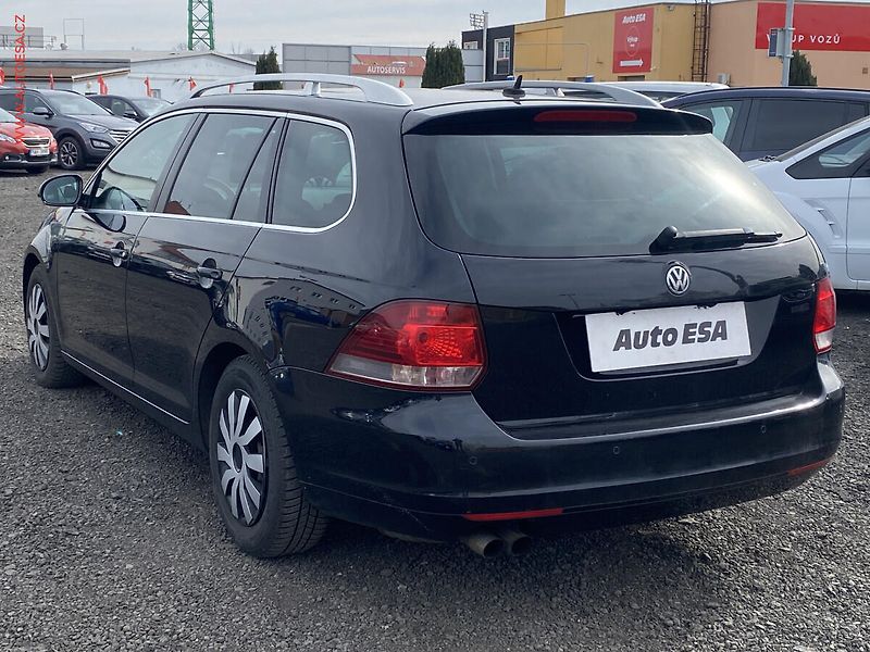 Volkswagen Golf (2010) 1.4TSi, AC, výhřev sed. - fotka 4 z 20