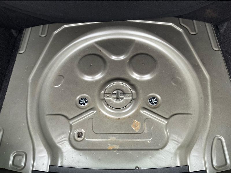 Volkswagen Tiguan 2,0 TDI 110 kW Business Premiu - fotka 27 z 28