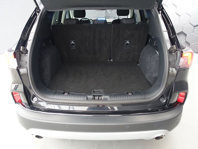 Ford Kuga 110 kw, Titanium, manuál - fotka 28 z 37