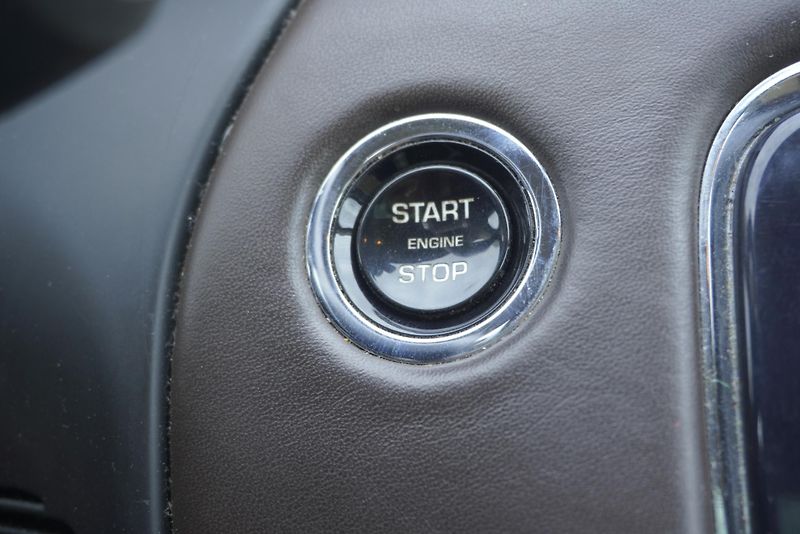 Jaguar XJ 5.0 V8 PREMIUM LUXURY - fotka 38 z 53