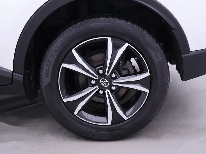 Toyota C-HR 1,2 Turbo 85kW CZ Serv.kniha - fotka 25 z 32