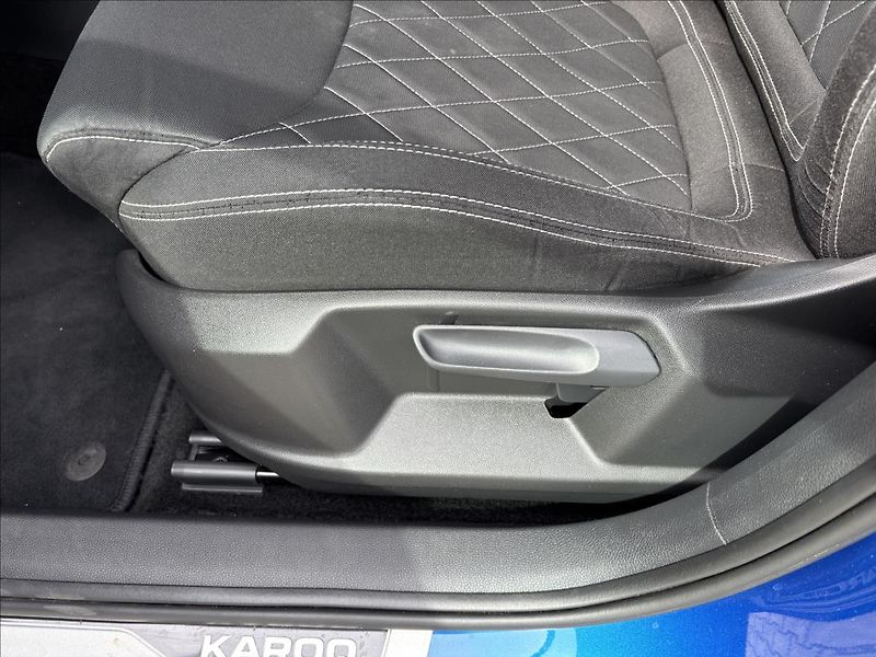 Škoda Karoq 2,0 TDI Sportline DSG ČR - fotka 21 z 41