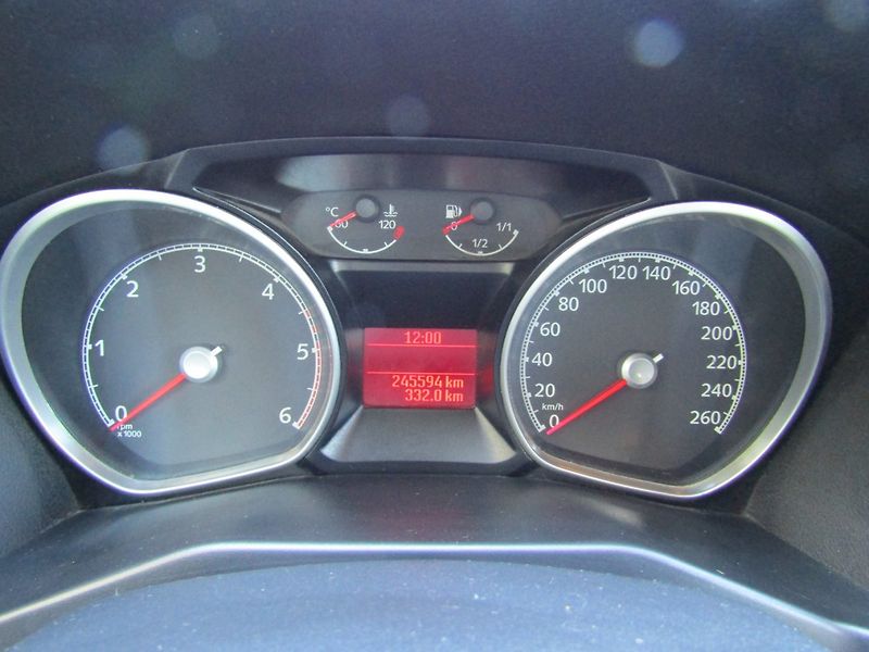Ford Mondeo (2008) 2.0 TDCi GHIA 1.MAJITEL - fotka 29 z 43