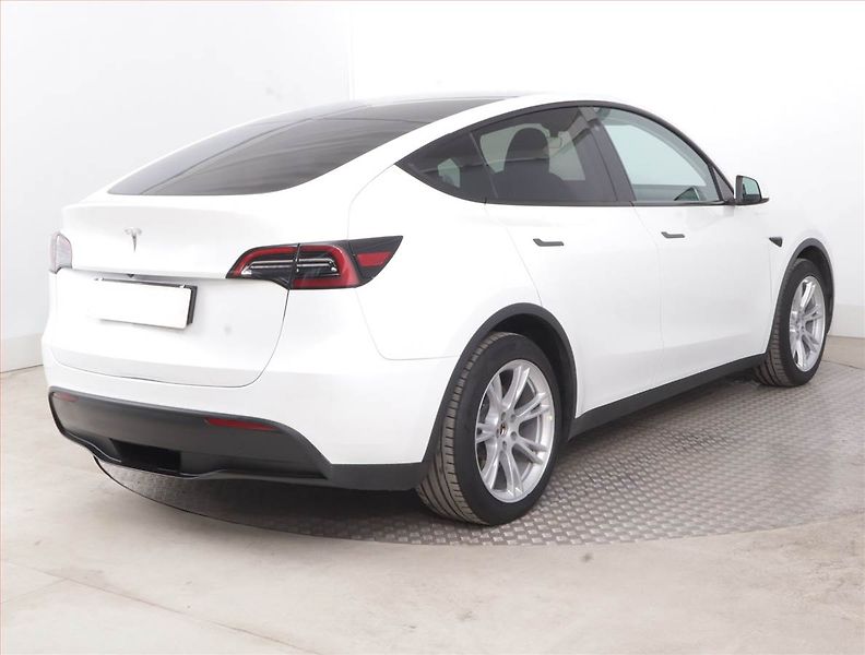 Tesla Model Y (2023) RWD LFP 60kWh, SoH 96% - fotka 5 z 20