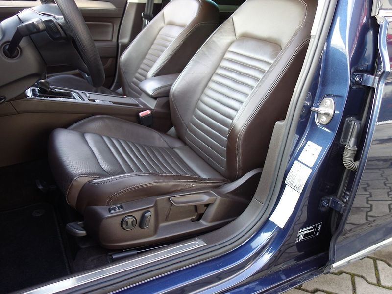 Volkswagen Passat (2015) 2.0TDI 110kW DSG HIGHLINE - fotka 26 z 49