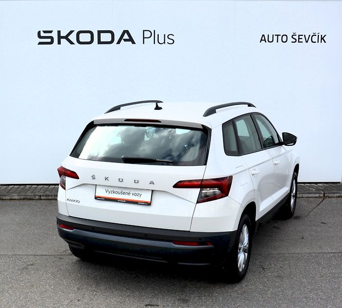 Škoda Karoq (2021) 1.0 TSI 81 kW Ambition - fotka 2 z 27
