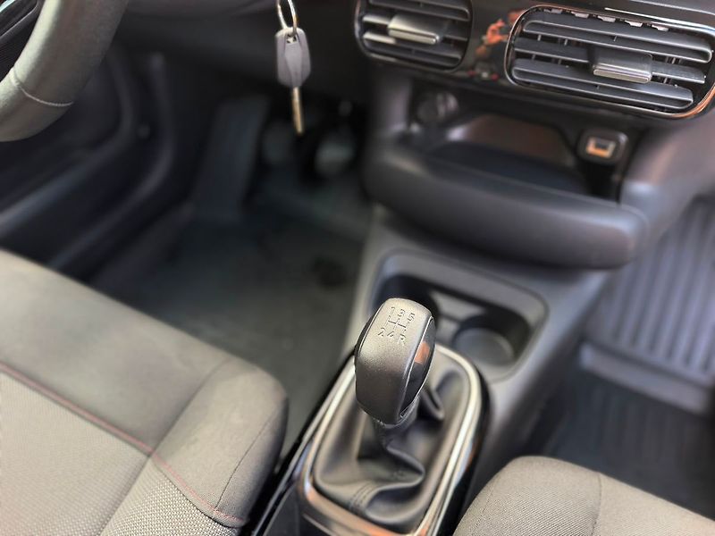 Citroën C4 CACTUS FEEL 1.2PT 110 MAN5 - fotka 23 z 31