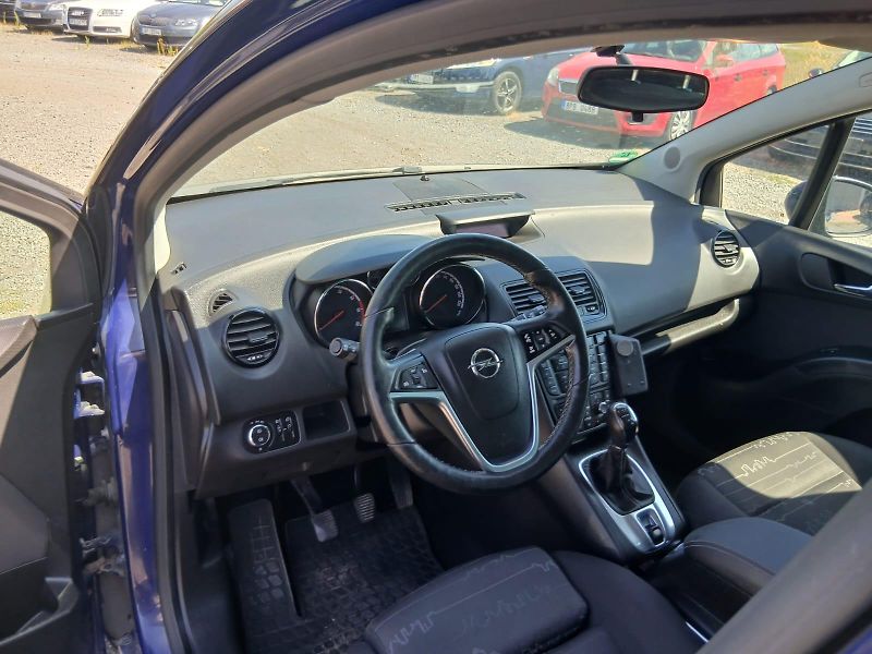 Opel Meriva 1.6 cdti, r.v. 2016, ALU - fotka 26 z 37