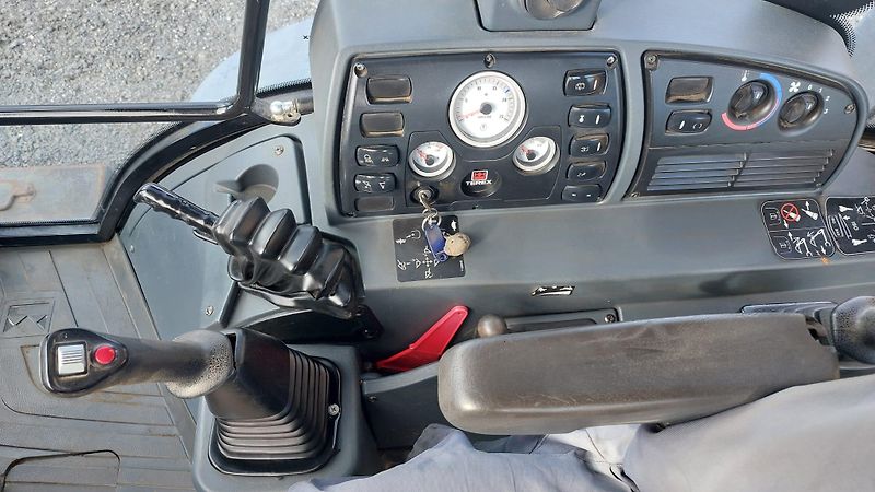 Terex (2013) Terex TBL 890 - fotka 25 z 28
