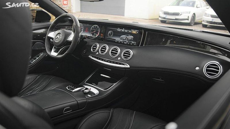 Mercedes-Benz Třídy S S63 AMG 4MATIC cabrio 585 PS - fotka 17 z 48