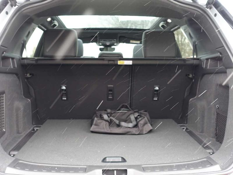 Land Rover Discovery Sport 1,5 R-Dynamic SE P300e - fotka 37 z 42