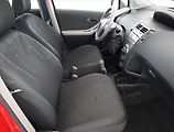Toyota Yaris (2009) 1.0 VVT-i, ČR,1.maj - náhled 7