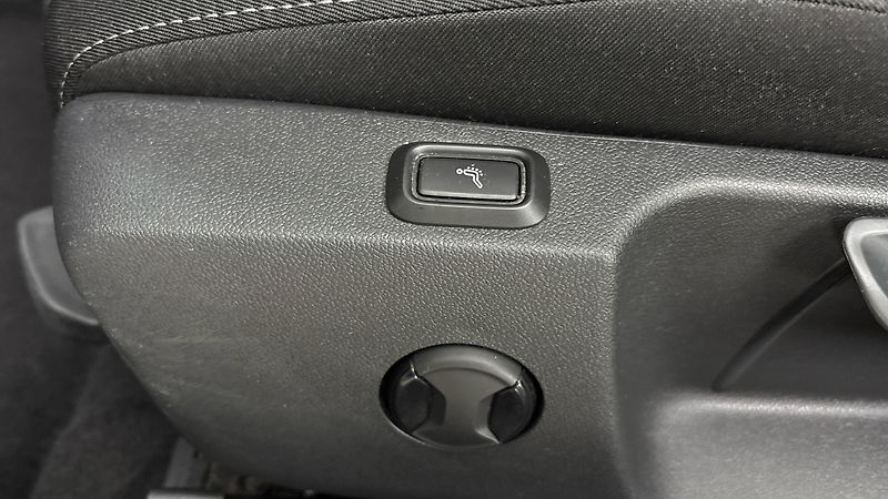 Škoda Octavia 2.0 TDI Style Combi - fotka 21 z 28