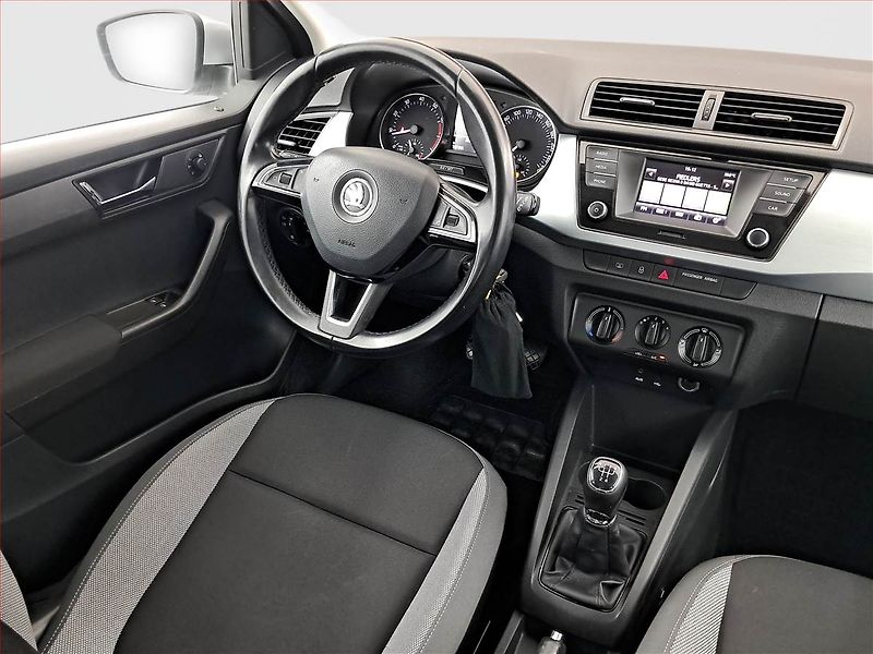 Škoda Fabia (2015) 1.2 TSI - fotka 7 z 16
