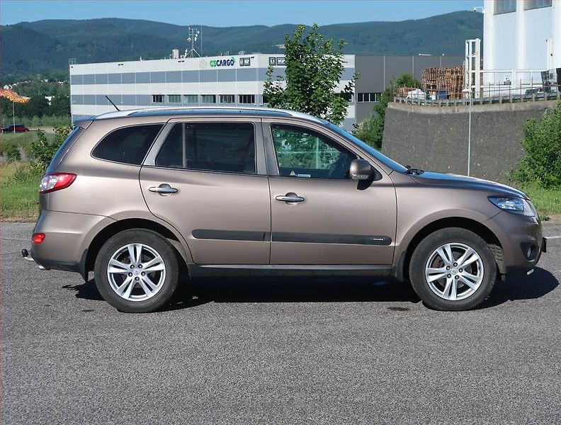 Hyundai Santa Fe (2010) 2.2 CRDi, 4X4, Automat - fotka 6 z 14