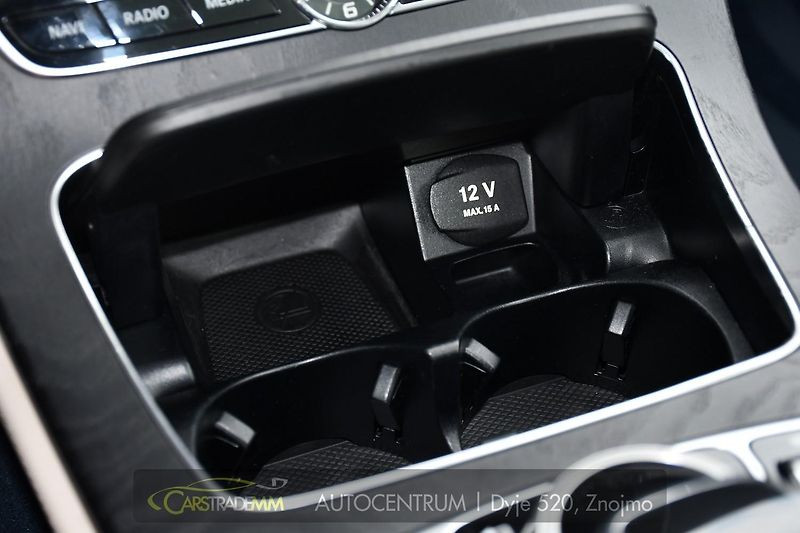Mercedes-Benz Třídy E 400 4MATIC AMG ACC ČR HUD - fotka 33 z 53