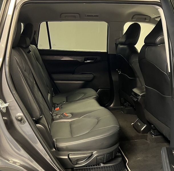 Toyota Highlander Hybrid AT EXECUTIVE JBL - fotka 15 z 21