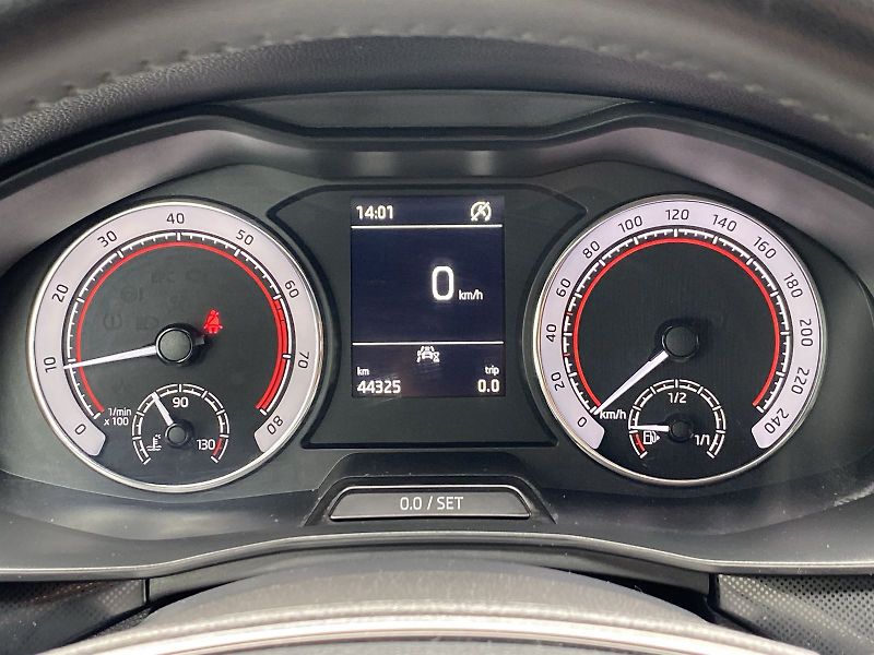 Škoda Kamiq (2022) 1.0 TSI Monte Carlo - fotka 7 z 37