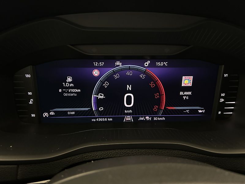 Škoda Karoq 2.0 TDI Top selection - fotka 16 z 24