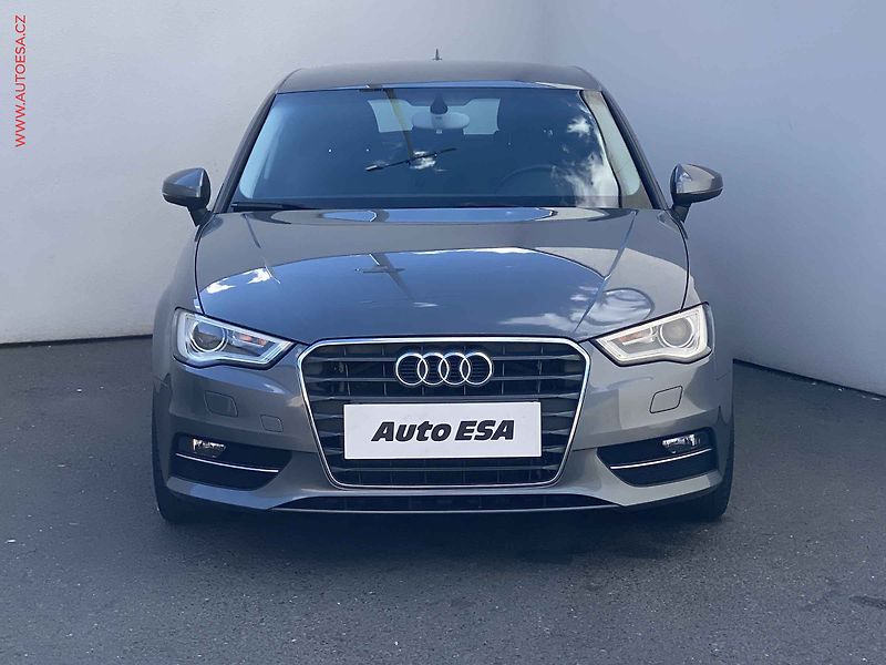 Audi A3 (2014) 2.0 TDi, Bixen, navi, TZ - fotka 2 z 20