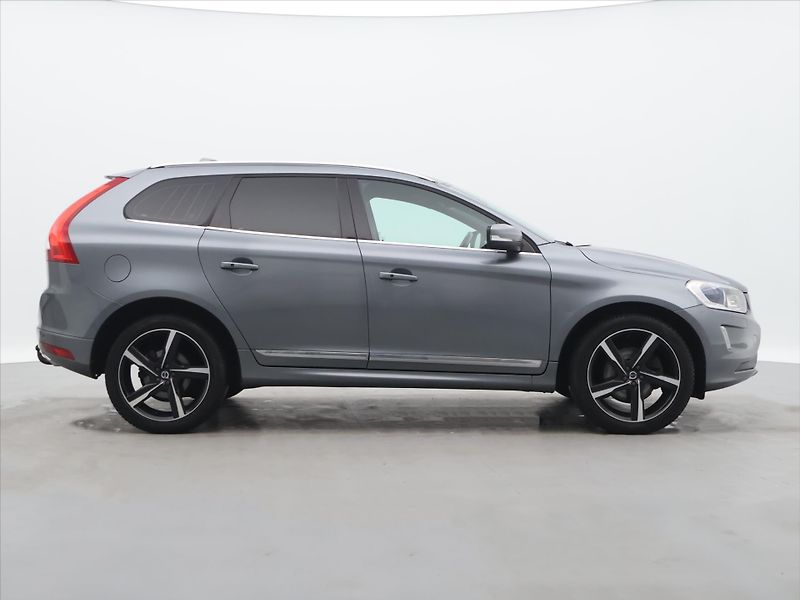 Volvo XC60 2,0 D4 140kW Aut. Summum - fotka 8 z 33