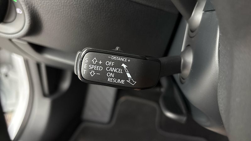 Škoda Superb 2.0 TDI DSG Style Combi - fotka 14 z 28