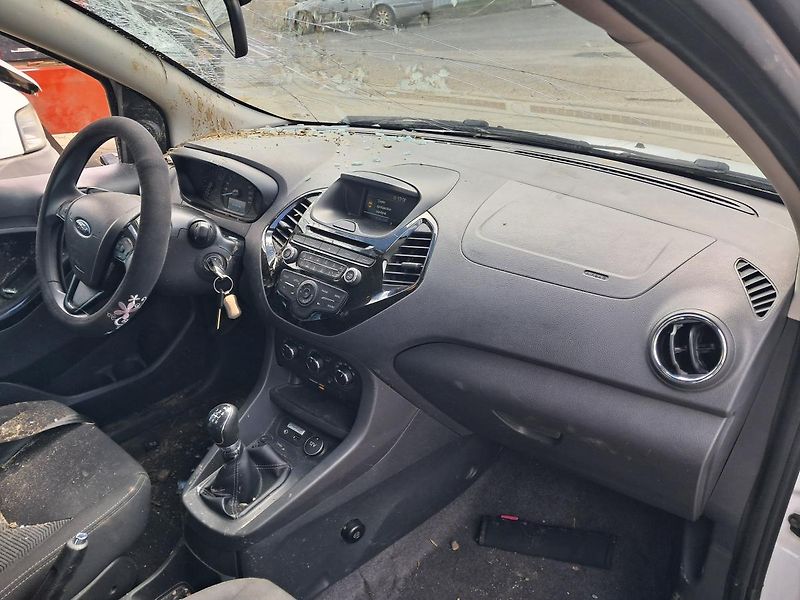 Ford Ka (2016) 1.2 51Kw NÁHRADNÍ DÍLY - fotka 8 z 11