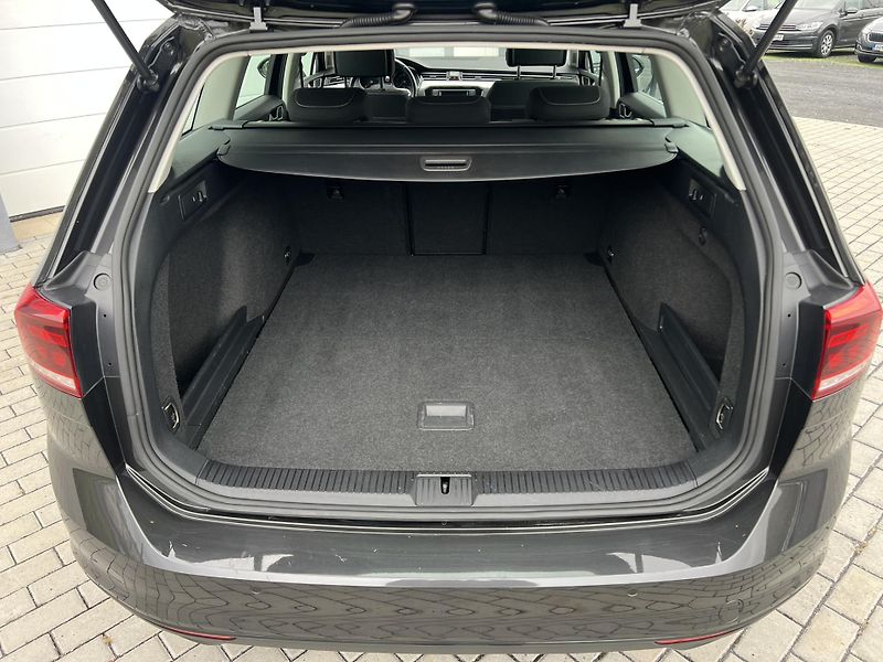 Volkswagen Passat (2024) 1.5TSI 110kW DSG 1.MAJITEL ČR - fotka 20 z 23