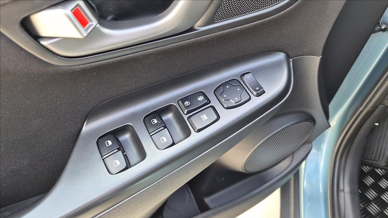 Hyundai Kona 1,6 T-GDI Style 4x4 DCT DPH CZ - fotka 18 z 21