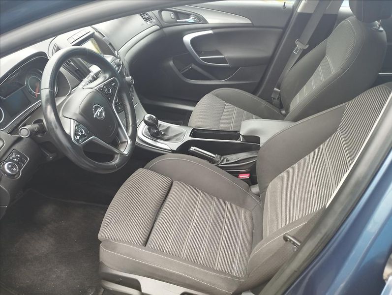 Opel Insignia 2,0 CDTi 88KW - fotka 7 z 17