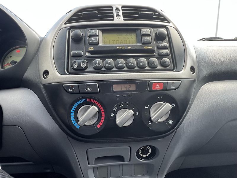 Toyota RAV4 (2001) - fotka 25 z 26